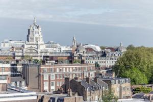 Amanah Properties - Luxury 2 Bed Chelsea Cloisters London Skyline