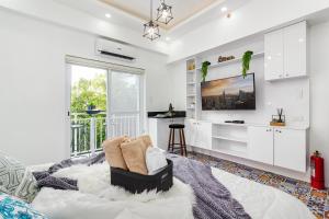 FRESIA by J&J Homes At Amani Grand Resort Residences Near Airport