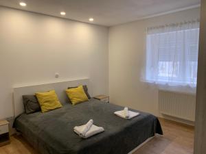 BLACK APARTMENT by ALEX RAFAEL