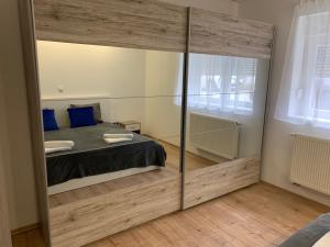 BLACK APARTMENT by ALEX RAFAEL