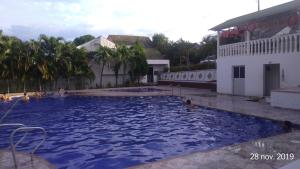 Full House - Unrated properties in Girardot