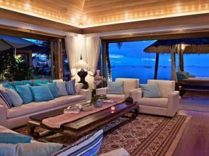 Upni Duniya - Luxury, Beachfront 9-suites Villa