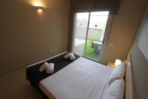 For a Stay Aqquaria Deluxe