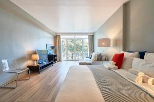 Estoril BeachFront Balcony apartment