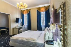 Deluxe Queen Studio  room in Hotel Neapol