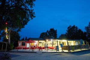 Campings Camping Domaine Du Golfe De Saint Tropez : photos des chambres