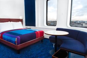 Queen's Standard room in The Standard London