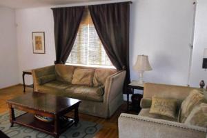 Cabană Spacious 3BR / 3 BA House Next to the Park Maksimir Zagreb Croaţia