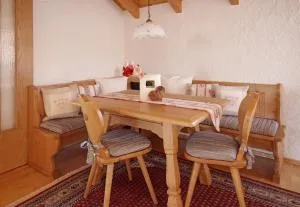 Simone - 奥伊-米特尔贝格