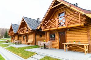 DOMKI SWOJSKIE CHATKI