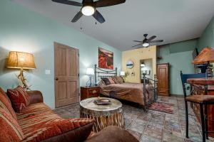 Studio room in Coffee Pot Place