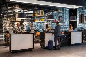 Ola Santiago Providencia, Tapestry Collection by Hilton