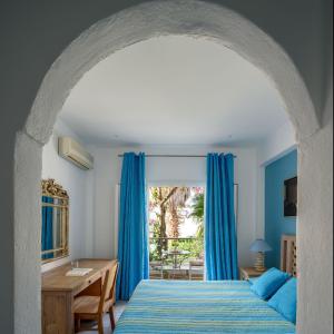 Alesahne Beach Hotel Santorini Greece