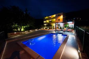 Apartments MARISKA - with swimming pool