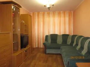 Комфортная 2-комнатная Новопречистенская 1, Три раздельных двуспальных места - Pliskachevka