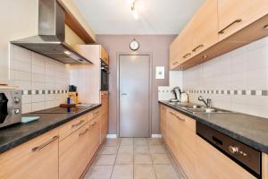 Bright apartment with 2 terraces in De Panne