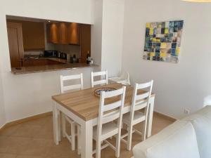 St. James Beach & Pool Apartment