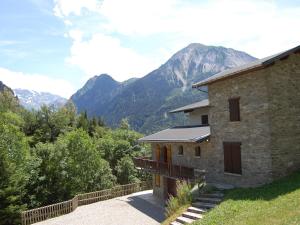 Chalets Beautiful Chalet in Champagny en Vanoise with Sauna : photos des chambres