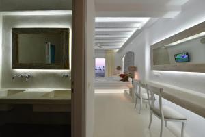 Zefi Hotel & Suites Paros Greece