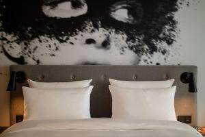 Bohemian Suite with Balcony room in Radisson Blu Hotel Köln