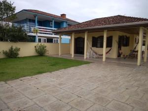 Casa Guaratuba espaçosa e confortável