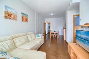 APARTAMENTO AMPLIO. VISTAS A LA PLAYA