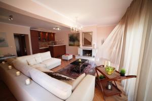 Deluxe Two Bedroom Apartment Private Pool
