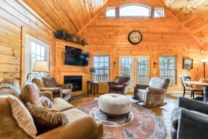 Three Bedroom House room in Eagles Escape