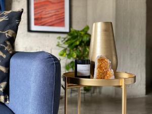 THE MIDNIGHT LOFT BY BOBOU DESIGN (KING SUITE)