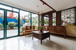 RedDoorz at Moonwalk Paranaque