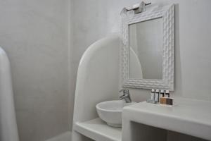 CYCLADES - Semi Based Apartment with Indoor Garden - Part Of White Dunes Luxury Boutique Hotel