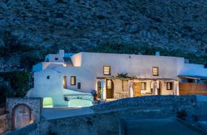 Canava Villas in Santorini