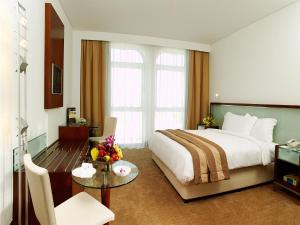 Classic Studio - King Bed room in Villa Rotana - Dubai