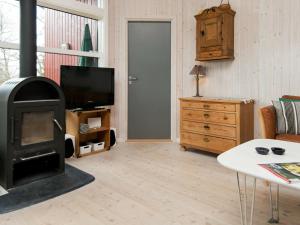 8 person holiday home in Glesborg-By Traum