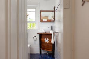 Two-Bedroom Apartment room in Renovated Art Deco Apartment Steps from Beach