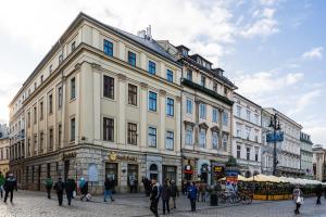 Main Square Apartments by LoftAffair