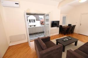 Duplex Apartment room in Beba Duplex 3-bedroom grand apartment 120m2 free parking nice location