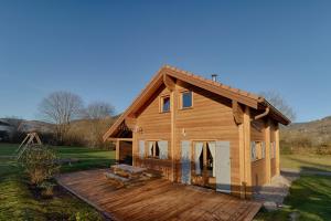 Chalets Chalet avec Jacuzzi et Piscine, deco soignee esprit cocooning : photos des chambres