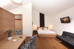 Triple Room with Spa Access room in Die Dorfvilla