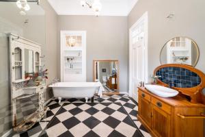 Welgeluk Feather Palace