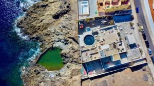 Exclusive Design Villa 1080 m2 oceanfront 2 swimming pools