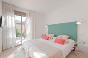 Villa Alcanada Lighthouse