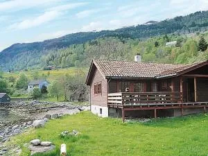 Three-Bedroom Holiday home in Nordfjordeid 2 - Utvik