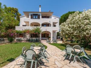 Apartment in Mont-roig near Sea Beach