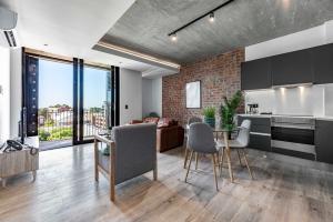 504 The Signature, De Waterkant