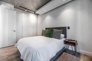 504 The Signature, De Waterkant