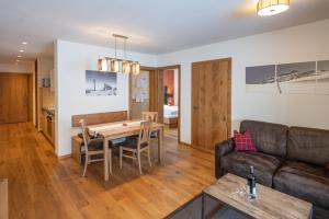 Two-Bedroom Apartment room in Alphus Appartements