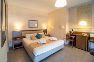 Pasithea Honeymoon Suite, Hot Tub, Sea View