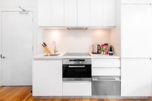 MadeComfy Cosy Studio in Leafy Glebe Estate