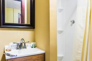 Double Room room in Cottage Inn - Grantville